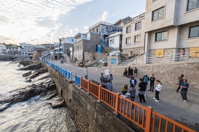 东极日出剧照的剧照