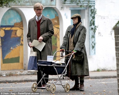 住货车的女士剧照的剧照