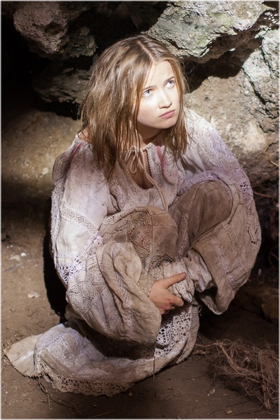 他是龙剧照的剧照