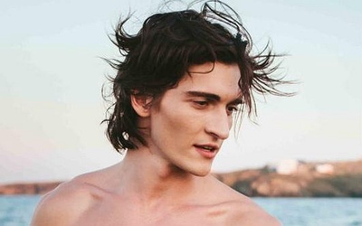 他是龙剧照的剧照