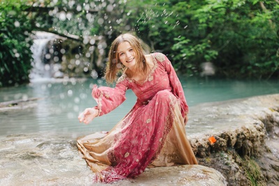 他是龙剧照的剧照