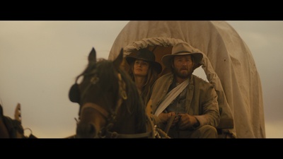 拿起枪的简剧照的剧照