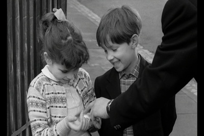 手牵手剧照的剧照