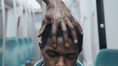 孤独窒爱剧照的剧照