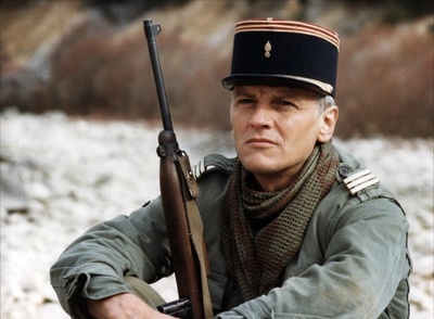 上尉的荣誉剧照的剧照