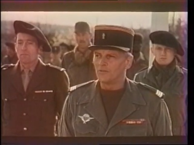 上尉的荣誉剧照的剧照