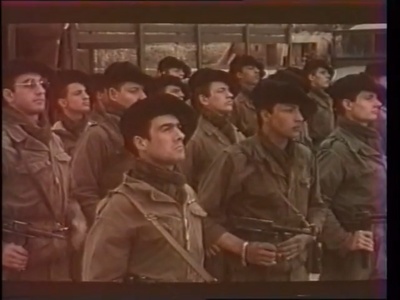 上尉的荣誉剧照的剧照