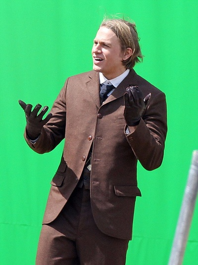 猩红山峰剧照的剧照