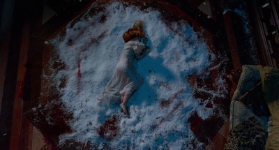 猩红山峰剧照的剧照