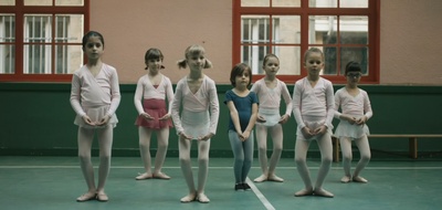 收养剧照的剧照