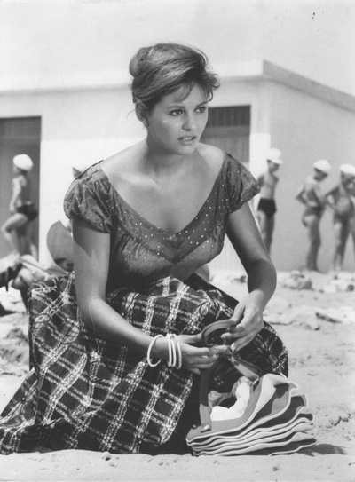 手提箱女郎剧照的剧照