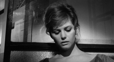 手提箱女郎剧照的剧照