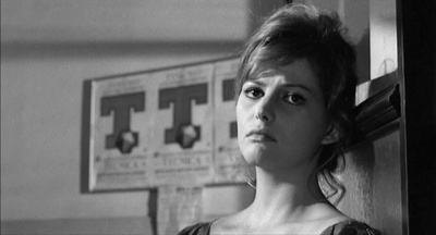 手提箱女郎剧照的剧照