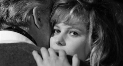 手提箱女郎剧照的剧照