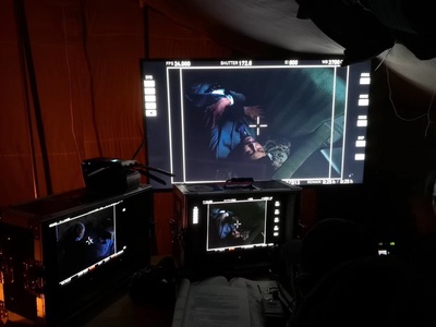 鲛在水中央剧照的剧照