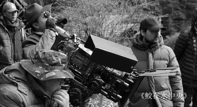 鲛在水中央剧照的剧照