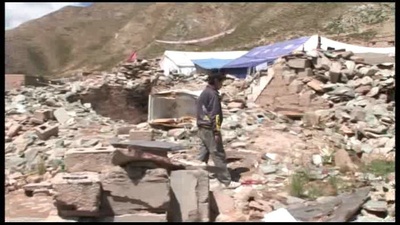 远在天堂里的阿妈-玉树地震孤儿休养营剧照的剧照