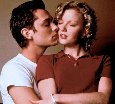 乐自芳邻来剧照的剧照