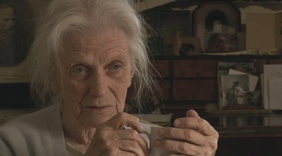 一个女人和五头大象剧照的剧照