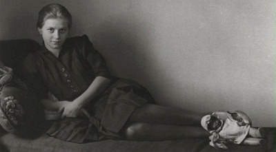 一个女人和五头大象剧照的剧照