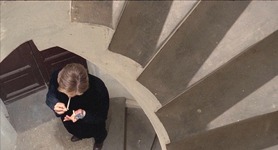 一个女人的身份证明剧照的剧照