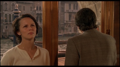 一个女人的身份证明剧照的剧照