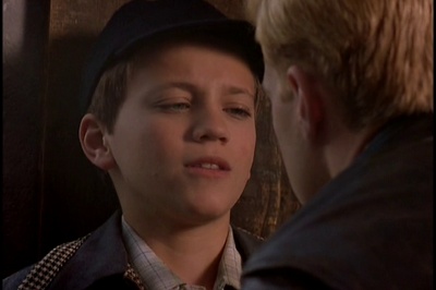 八月雪之谜剧照的剧照