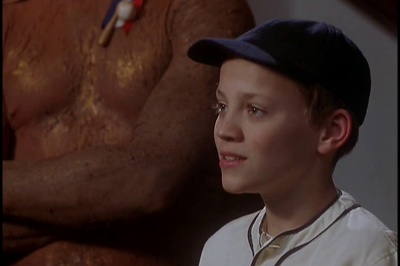 八月雪之谜剧照的剧照