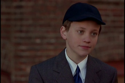 八月雪之谜剧照的剧照