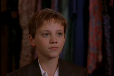 八月雪之谜剧照的剧照