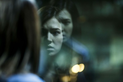 红衣小女孩剧照的剧照