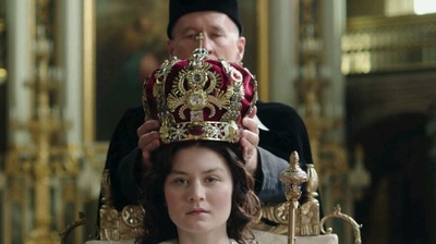 年轻的女王剧照的剧照