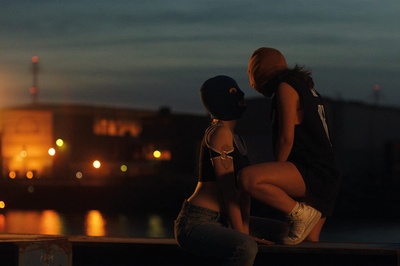 雌雌大盗剧照的剧照