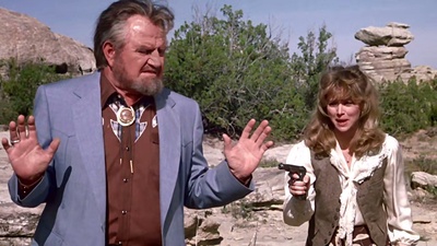 悍妞万里追剧照的剧照