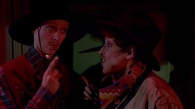 悍妞万里追剧照的剧照