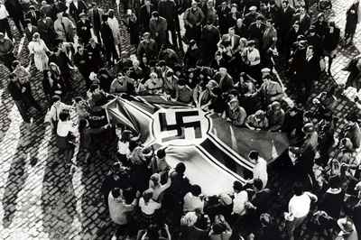 巴黎战火剧照的剧照