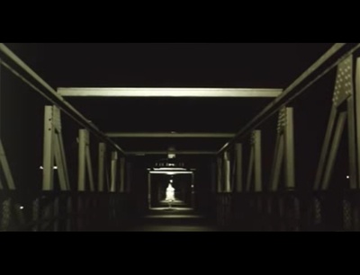 红眼镜剧照的剧照