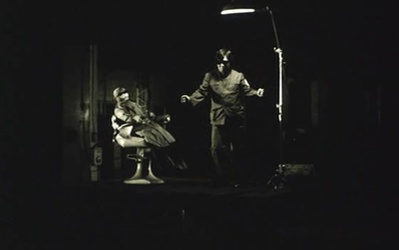 红眼镜剧照的剧照