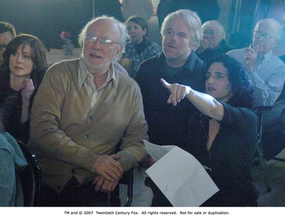 萨维奇一家剧照的剧照