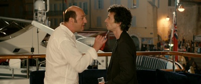 相拥一家亲剧照的剧照