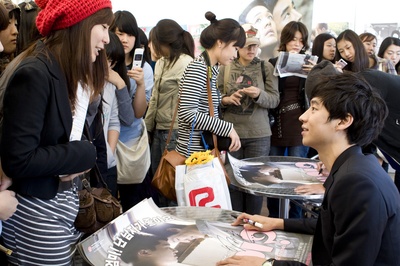 只是朋友剧照的剧照