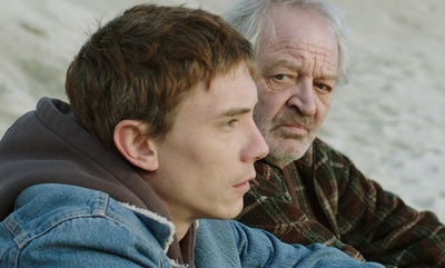 匍匐前进剧照的剧照