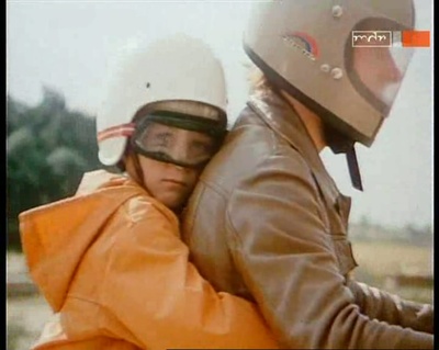 蓝色头盔剧照的剧照