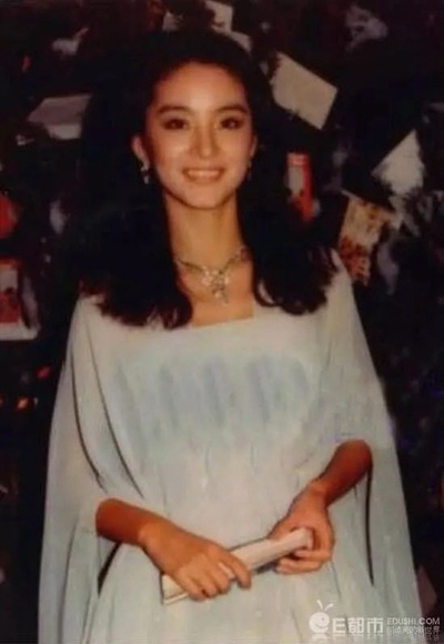 幽兰在雨中剧照的剧照