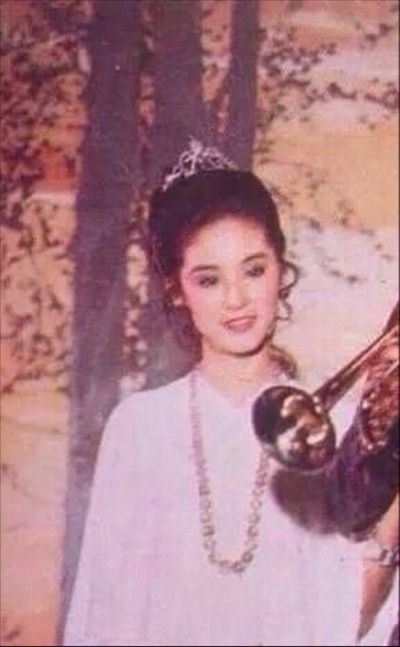 幽兰在雨中剧照的剧照