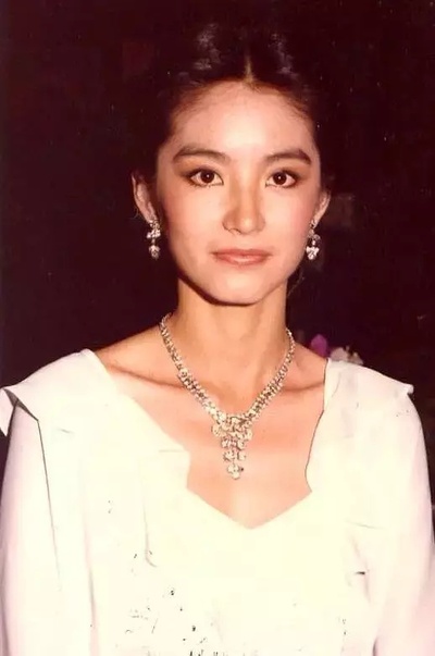 幽兰在雨中剧照的剧照