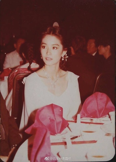 幽兰在雨中剧照的剧照