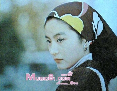 幽兰在雨中剧照的剧照