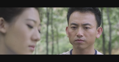 在雨中剧照的剧照