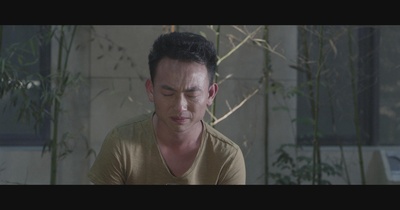 在雨中剧照的剧照